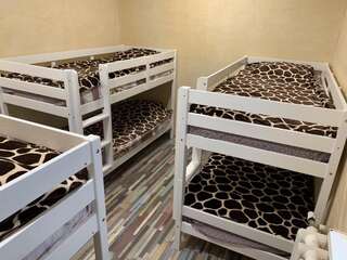 Мини-отель PROFITADOM Stradechʼ Спальное место на двухъярусной кровати в общем номере для мужчин и женщин-1